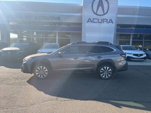 Used 2024 Subaru Outback Limited image 2