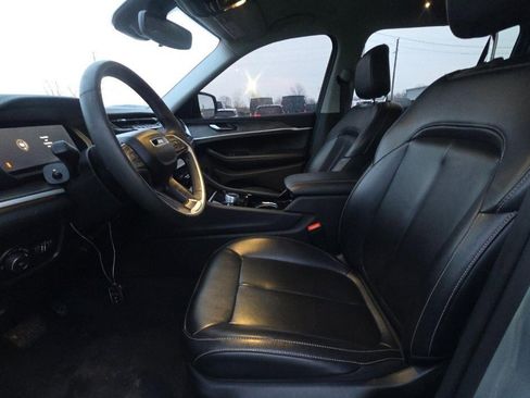 Used 2023 Jeep Grand Cherokee L Limited image 4