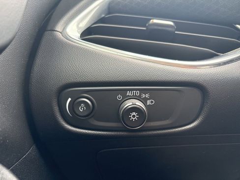 Used 2021 Chevrolet Malibu LT FWD image 16