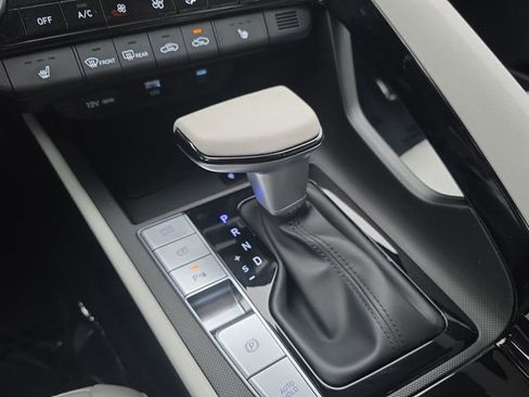 Certified 2024 Hyundai Elantra Limited image 36