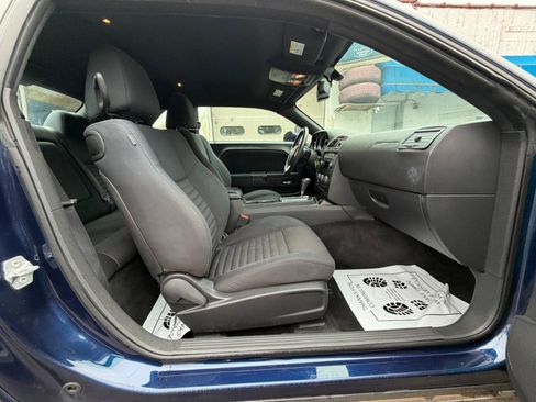 Used 2014 Dodge Challenger SXT RWD image 29