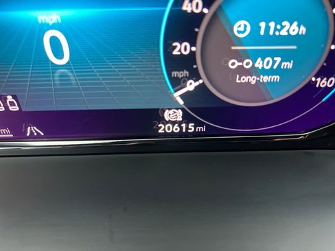 Certified 2025 Volkswagen Atlas Cross Sport SE image 19