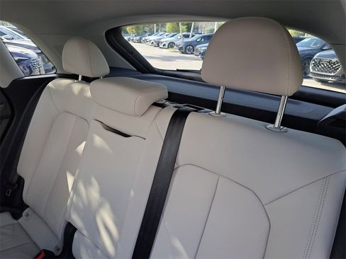 Certified 2025 Audi Q3 2.0T Premium Plus w/ Premium Plus Package image 28