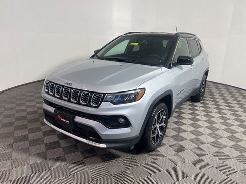 Used 2024 Jeep Compass Limited image 3
