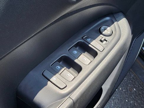 New 2026 Hyundai Venue SE FWD image 17