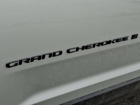 New 2026 Jeep Grand Cherokee Limited image 4