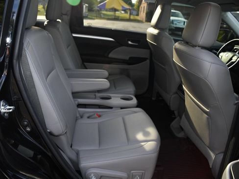 Used 2017 Toyota Highlander XLE w/ Protection Package #3 image 25