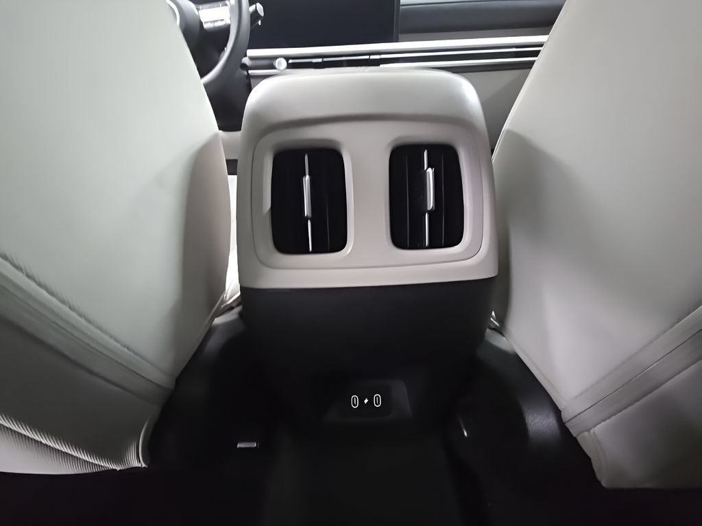 Used 2025 Hyundai Tucson SEL AWD/4WD image 27