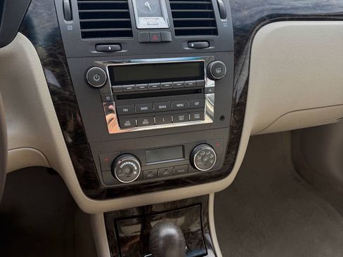 Used 2010 Cadillac DTS FWD image 18