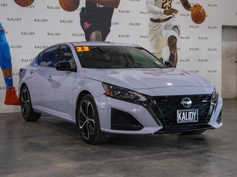 Used 2023 Nissan Altima 2.5 SR image 18
