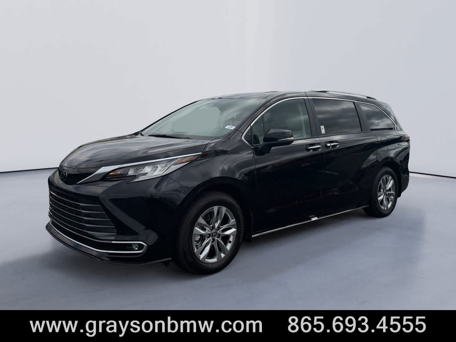 Used 2026 Toyota Sienna Limited AWD/4WD image 7