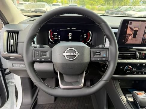 New 2026 Nissan Pathfinder SL AWD/4WD image 18