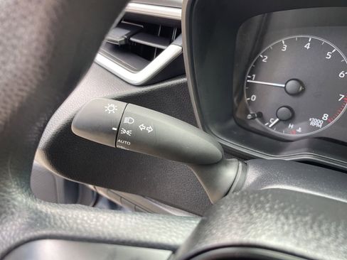 Used 2025 Toyota Corolla LE image 15