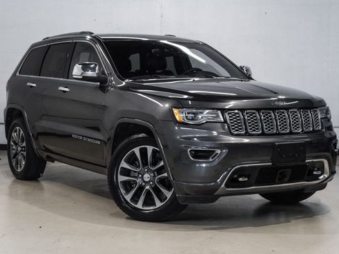 Used 2017 Jeep Grand Cherokee Overland w/ Jeep Active Safety Group RWD image 9