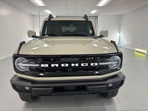 New 2025 Ford Bronco Outer Banks image 2