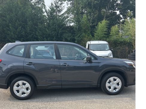Used 2023 Subaru Forester AWD/4WD image 2