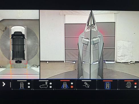 Used 2024 GMC Hummer EV 2X AWD/4WD image 18