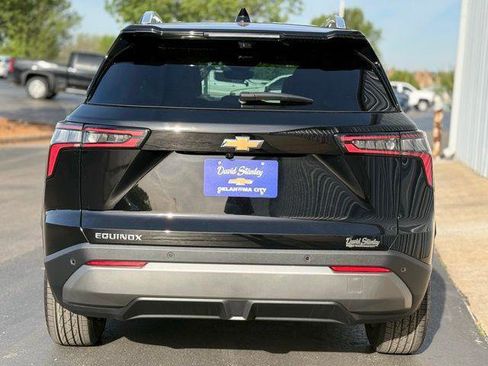 New 2026 Chevrolet Equinox LT w/ Convenience Package II FWD image 18