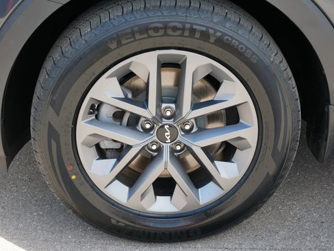 Used 2023 Kia Telluride LX AWD/4WD image 15