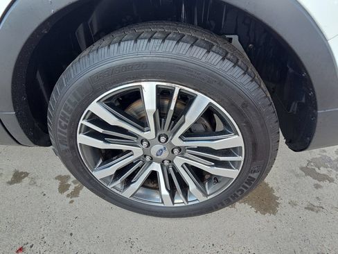 Used 2016 Ford Explorer Platinum AWD/4WD image 7