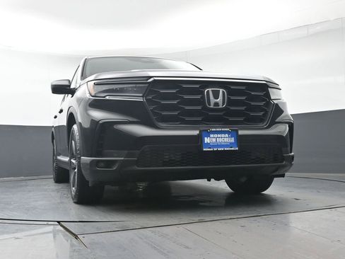 Certified 2025 Honda Pilot Sport image 37