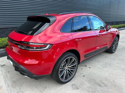 Used 2026 Porsche Macan AWD/4WD image 9