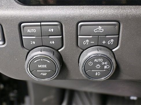 New 2026 Chevrolet Silverado 1500 LT Trail Boss w/ Convenience Package II image 17