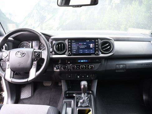 Certified 2023 Toyota Tacoma TRD Off-Road AWD/4WD image 18