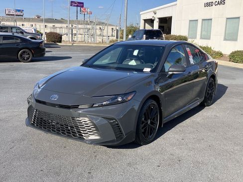 New 2026 Toyota Camry SE image 1