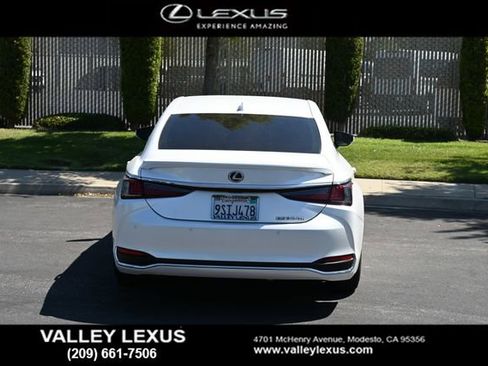 Used 2025 Lexus ES 300h w/ Premium Package FWD image 4