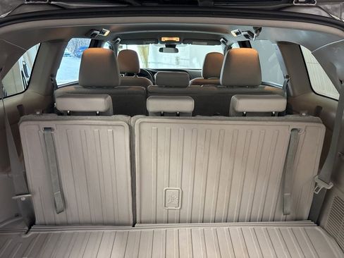 Used 2018 Toyota Highlander LE image 12