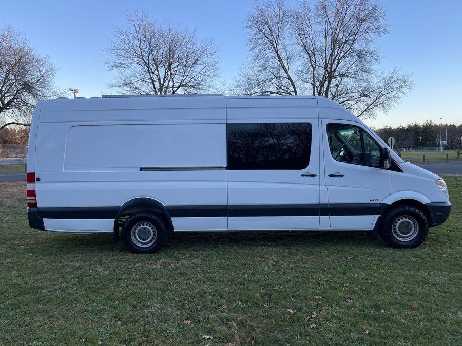 Used 2011 Freightliner Sprinter 2500 RWD image 29