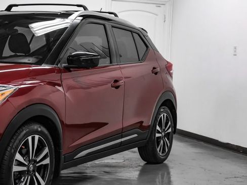 Used 2020 Nissan Kicks SR w/ Exterior Package FWD image 8