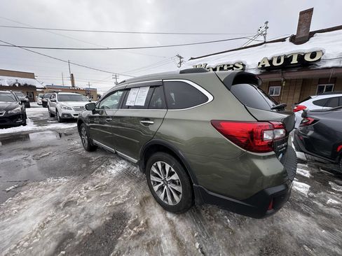 Used 2018 Subaru Outback 3.6R Touring image 8