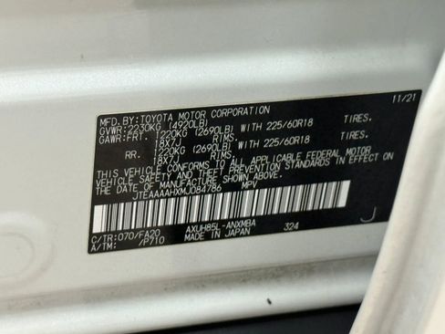 Used 2021 Toyota Venza LE AWD/4WD image 42