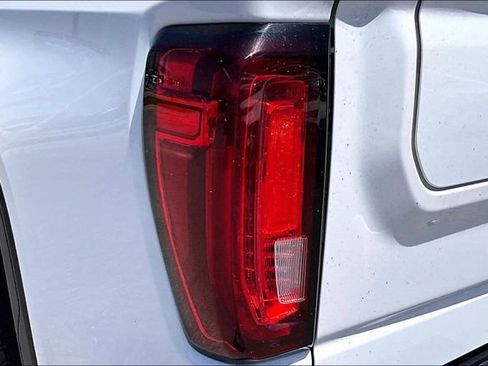 Used 2022 GMC Sierra 1500 AT4 w/ AT4 Premium Package AWD/4WD image 30