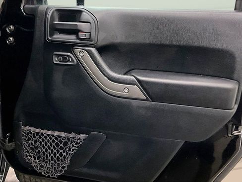 Used 2018 Jeep Wrangler Unlimited Sport S image 28