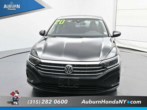 Used 2020 Volkswagen Jetta SEL image 2