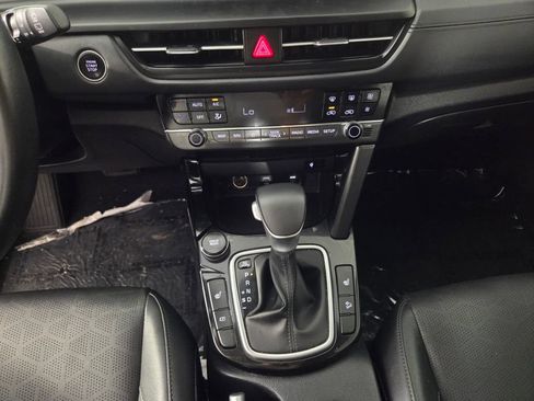 Used 2024 Kia Seltos EX FWD image 13