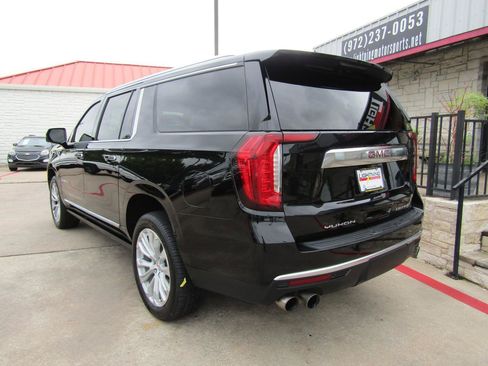Used 2021 GMC Yukon XL Denali w/ Denali Premium Package AWD/4WD image 3