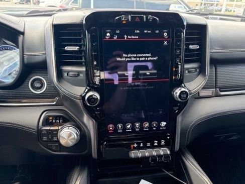 Used 2020 RAM 1500 Limited w/ Black Appearance Package AWD/4WD image 10