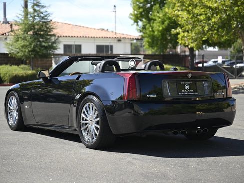 Used 2005 Cadillac XLR RWD image 5