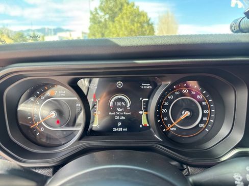 Used 2025 Jeep Wrangler Unlimited Rubicon image 16