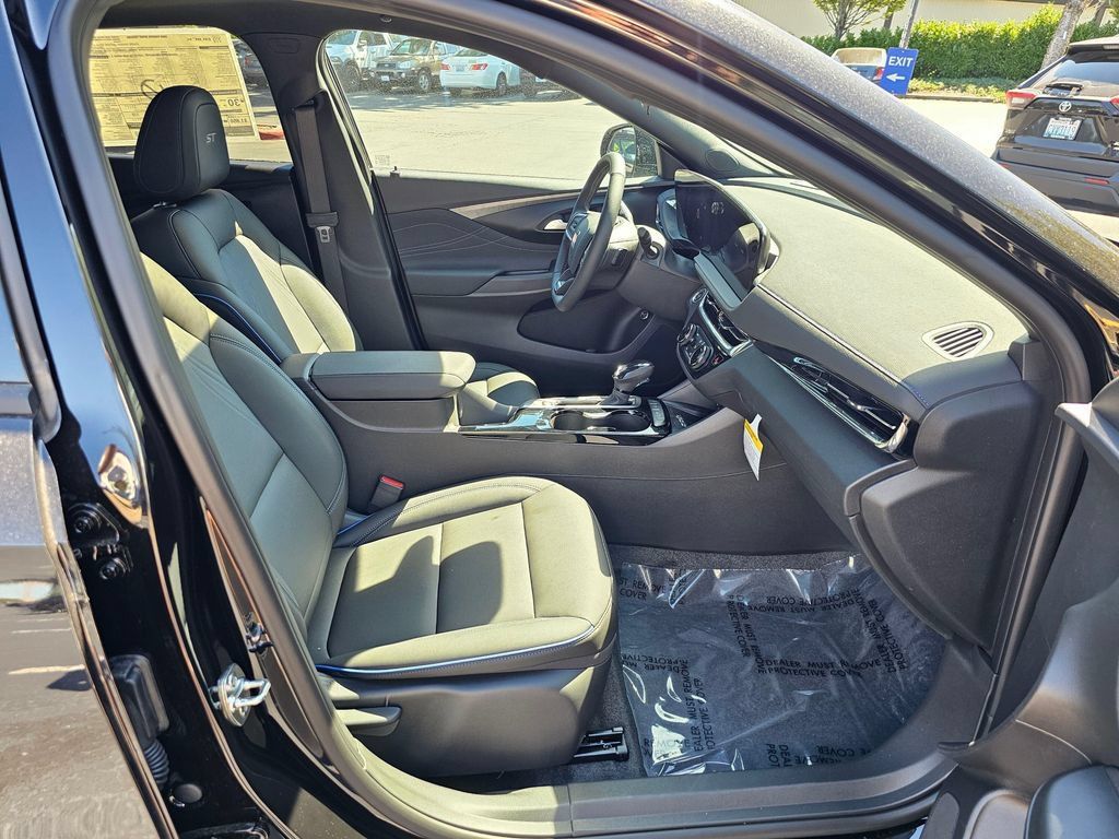 New 2026 Buick Envista Sport Touring w/ Convenience I Package FWD image 11