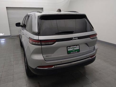 Used 2023 Jeep Grand Cherokee Laredo AWD/4WD image 6