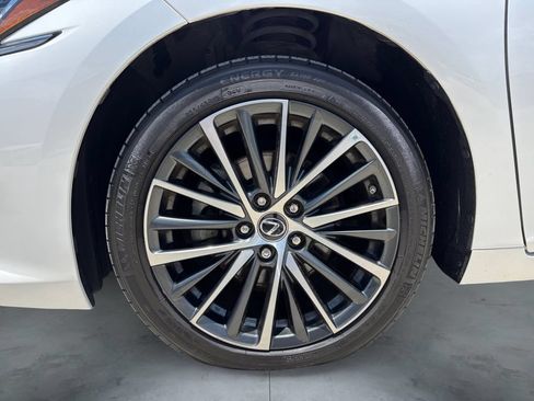 Used 2024 Lexus ES 350 w/ Premium Package FWD image 15