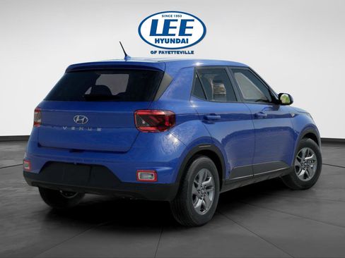 New 2026 Hyundai Venue SE image 3