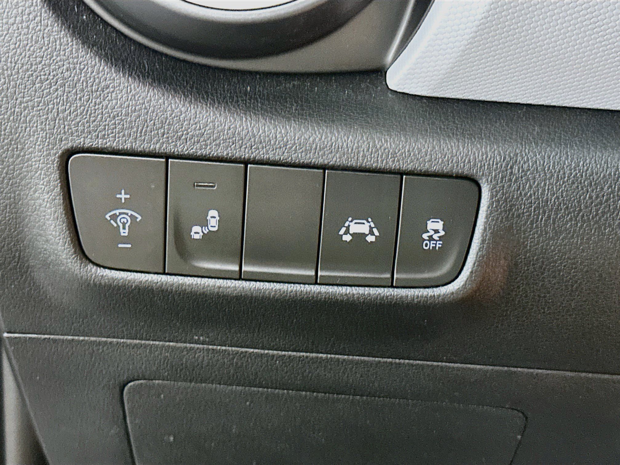 Used 2019 Hyundai Kona SEL w/ SEL Tech Package 02 FWD image 17