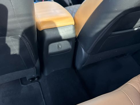 Used 2020 Nissan Sentra SV w/ SV Premium Package FWD image 12