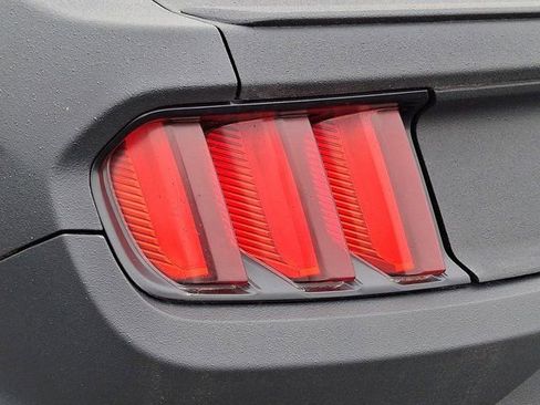 Used 2016 Ford Mustang Premium image 13